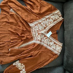 NWT Flowy American eagle blouse with embroidered detailing